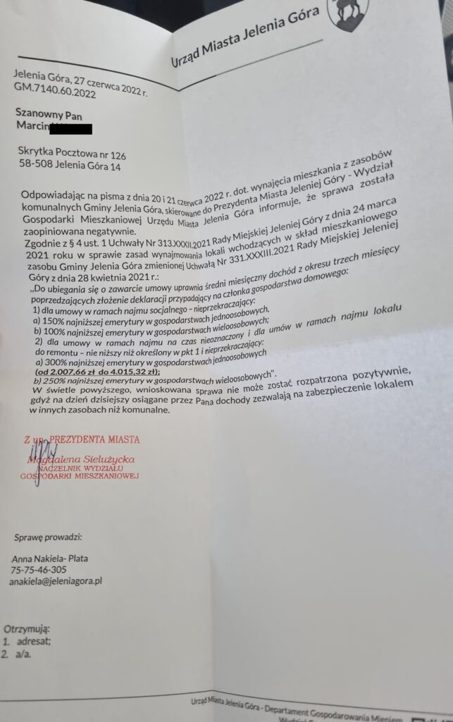 Decyzja Urzędu Miasta o odmowie przyznania prawa do lokalu.